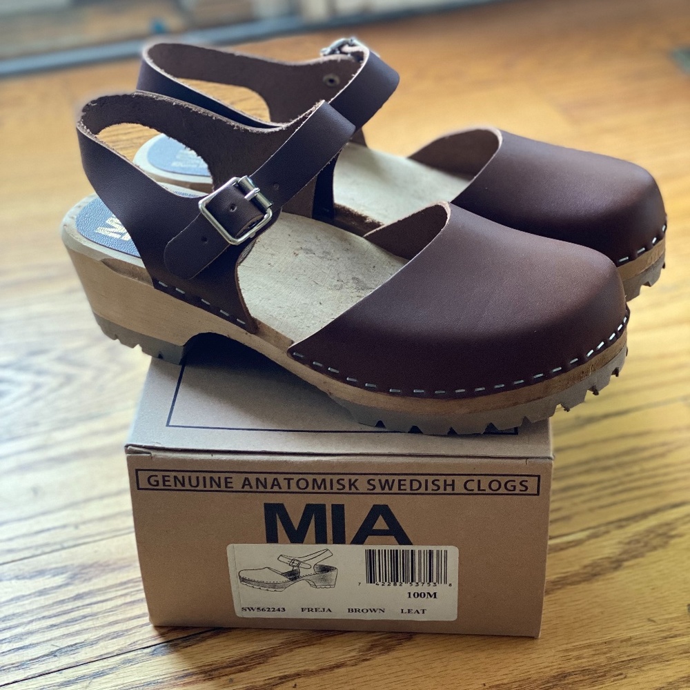 BRAND NEW Mia Freja Clogs — Size 10/EU 40